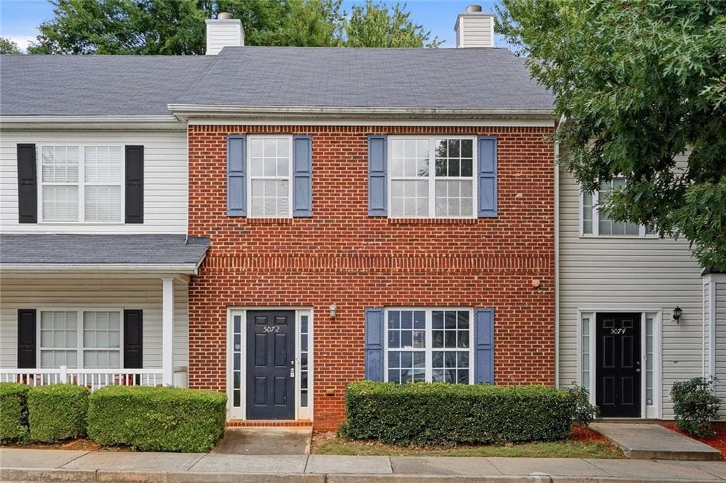 3 bedroom, 3 bathroom, 1,592 sq ft condominium for rent at 5072 Leeshire Trace, Tucker, GA 30084 for $2,100 a month — photo 1 of 23