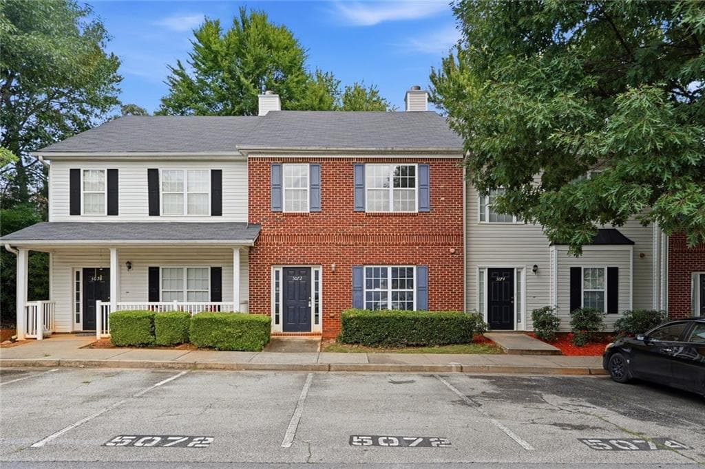 3 bedroom, 3 bathroom, 1,592 sq ft condominium for rent at 5072 Leeshire Trace, Tucker, GA 30084 for $2,100 a month — photo 2