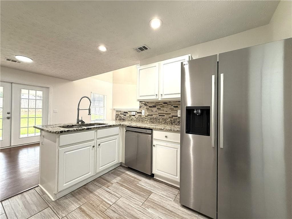 3 bedroom, 3 bathroom, 1,377 sq ft single family residence for rent at 2150 Lexington Lane, Cumming, GA 30040 for $2,300 a month — photo 6