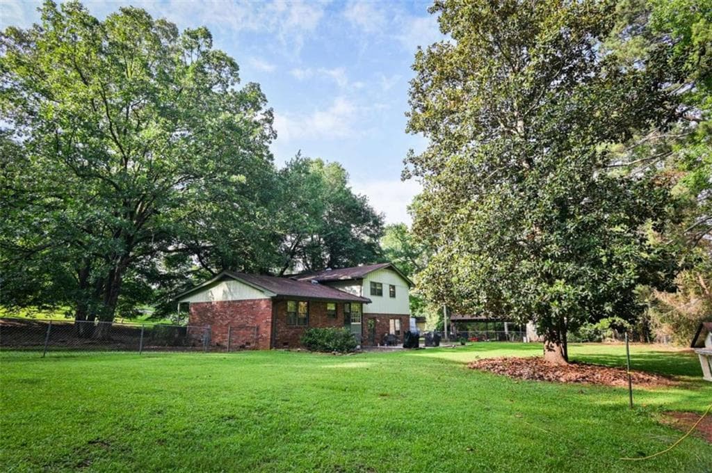 4 bedroom, 3 bathroom, 1,753 sq ft single family residence for sale at 17 Valley Trail, Covington, GA 30014 — photo 4