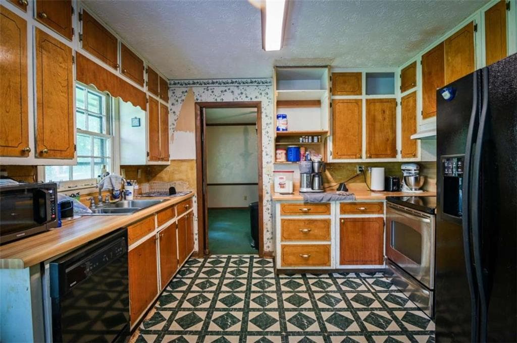 4 bedroom, 3 bathroom, 1,753 sq ft single family residence for sale at 17 Valley Trail, Covington, GA 30014 — photo 5