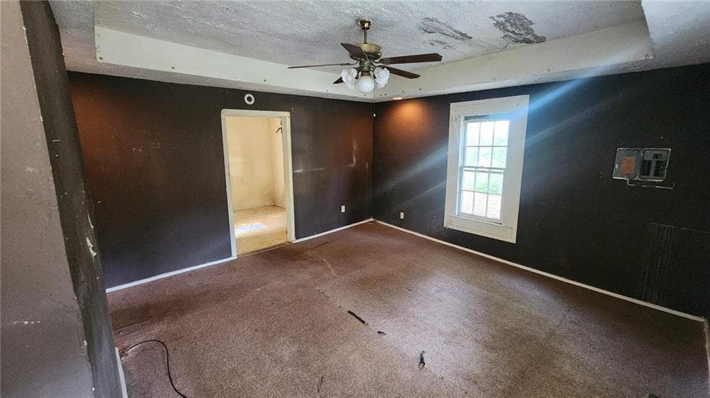 2 bedroom, 1 bathroom, 1,002 sq ft single family residence under contract at 71 Sargent Railroad Avenue, Newnan, GA 30263 — photo 6