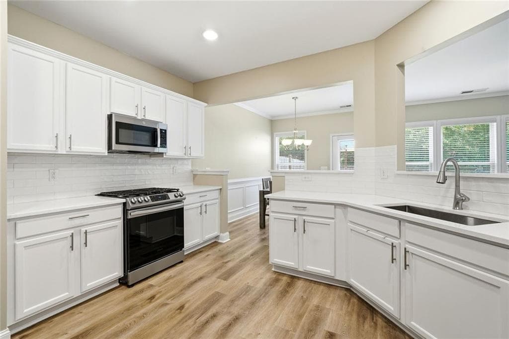 3 bedroom, 3 bathroom, 1,748 sq ft townhouse under contract at 1485 Faircrest Lane, Alpharetta, GA 30004 — photo 2
