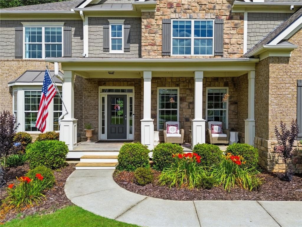 5 bedroom, 4 bathroom, 4,105 sq ft single family residence for sale at 3540 Ansley Manor Court, Cumming, GA 30028 — photo 4