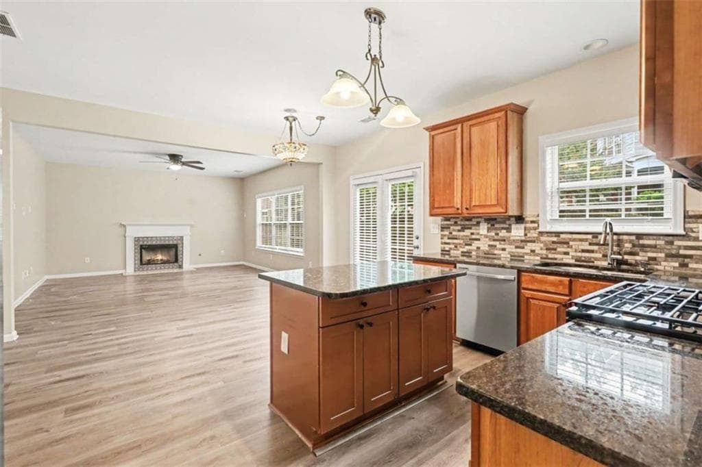 4 bedroom, 3 bathroom, 2,414 sq ft single family residence under contract at 2092 Clear Shoals Lane, Dacula, GA 30019 — photo 9