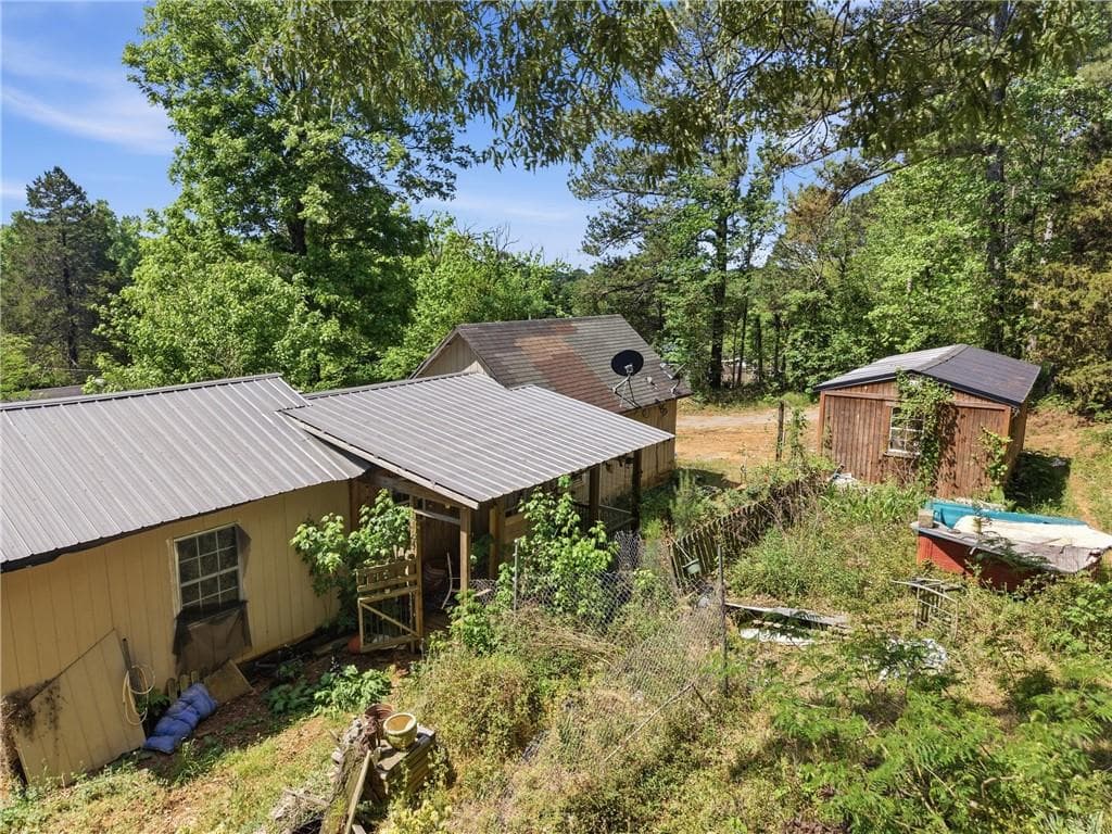 6 bedroom, 2 bathroom single family residence under contract at 6412 John West Road, Douglasville, GA 30134 — photo 4