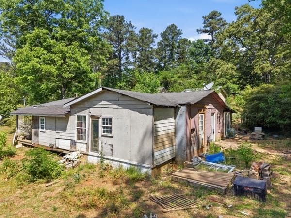6 bedroom, 2 bathroom single family residence under contract at 6412 John West Road, Douglasville, GA 30134 — photo 8