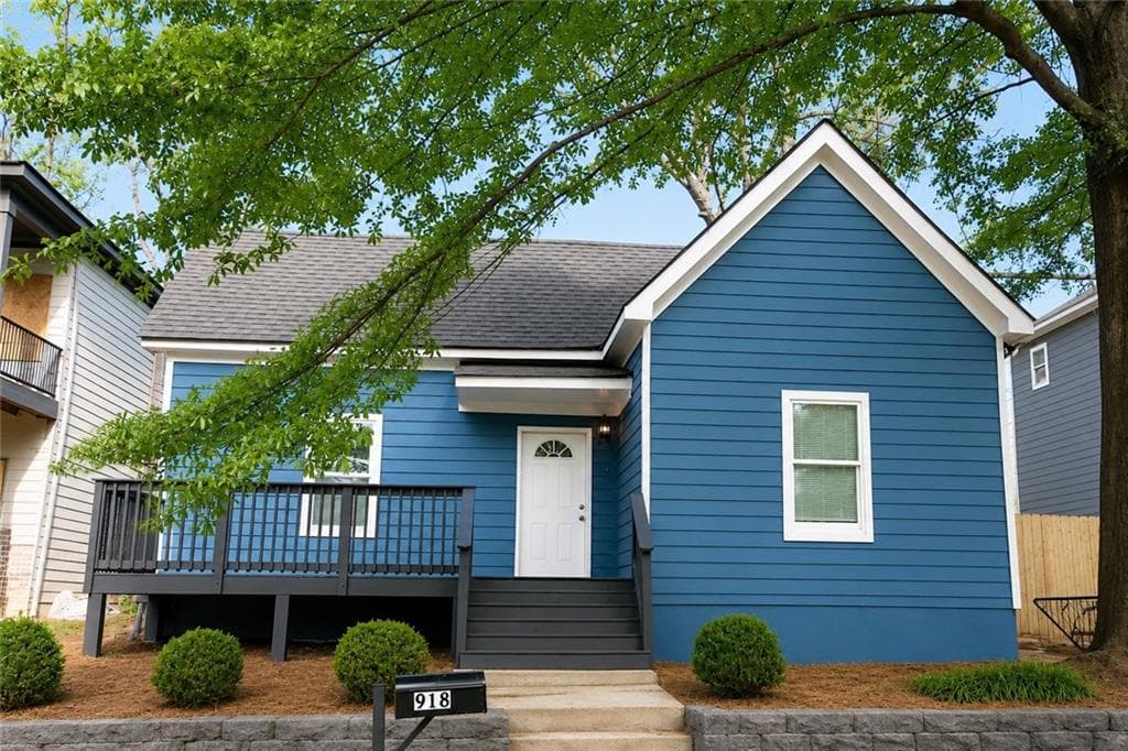 2 bedroom, 2 bathroom, 979 sq ft single family residence for sale at 918 Smith, Atlanta, GA 30310
