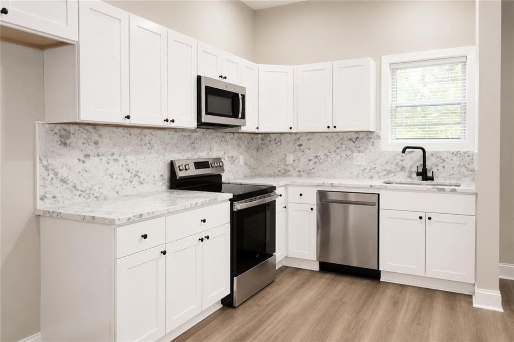 2 bedroom, 2 bathroom, 979 sq ft single family residence for sale at 918 Smith, Atlanta, GA 30310 — photo 3