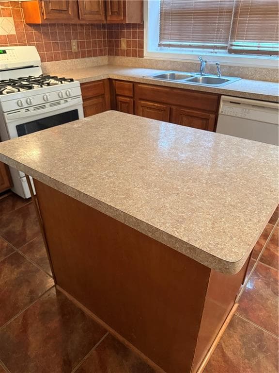 4 bedroom, 3 bathroom, 2,132 sq ft single family residence for sale at 682 Bridge Way, Lithonia, GA 30058 — photo 7