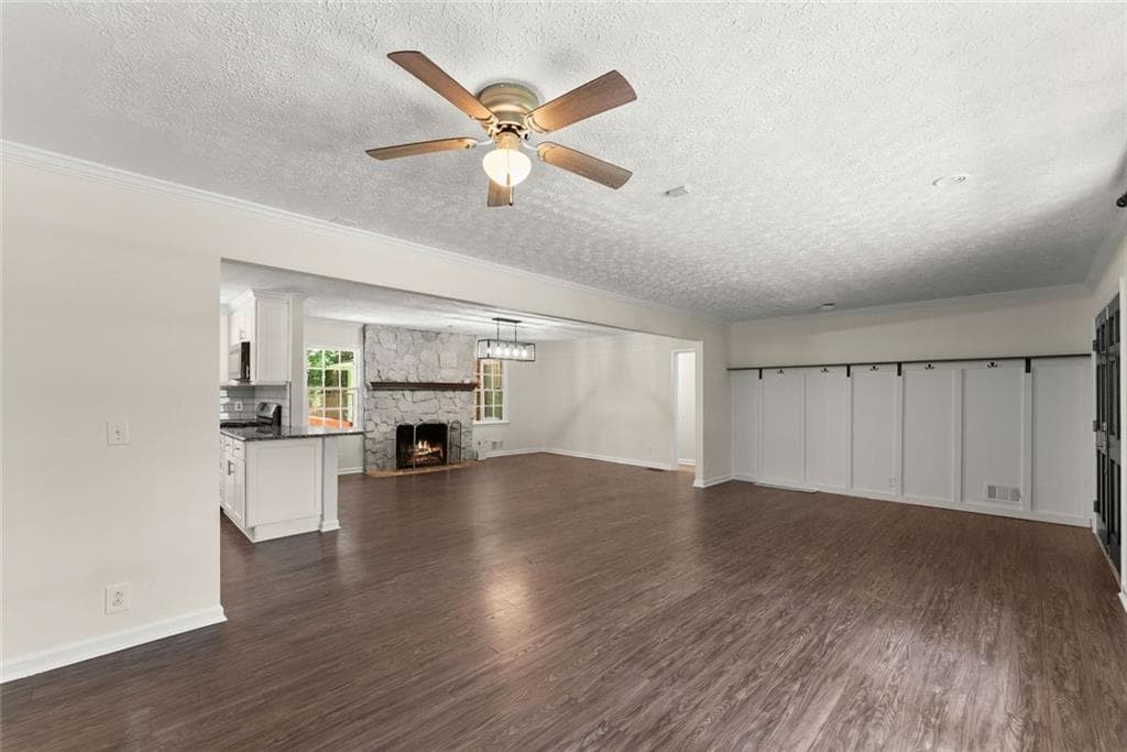 4 bedroom, 3 bathroom, 3,040 sq ft single family residence for sale at 20 Pine Lake Drive, Cumming, GA 30040 — photo 6