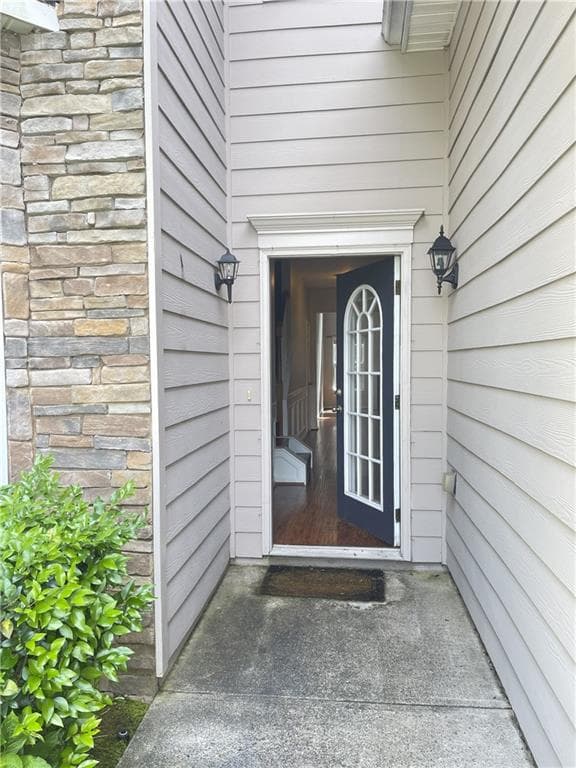 6 bedroom, 4 bathroom, 2,991 sq ft single family residence for rent at 385 Blackwood Lane, Suwanee, GA 30024 for $2,600 a month — photo 2