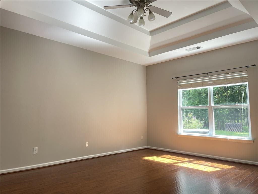 6 bedroom, 4 bathroom, 2,991 sq ft single family residence for rent at 385 Blackwood Lane, Suwanee, GA 30024 for $2,600 a month — photo 5