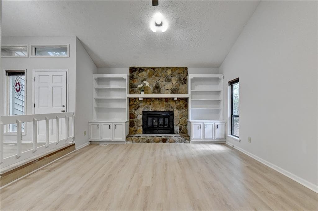4 bedroom, 3 bathroom, 2,400 sq ft single family residence under contract at 5100 Forest Mist Drive, Smyrna, GA 30082 — photo 4