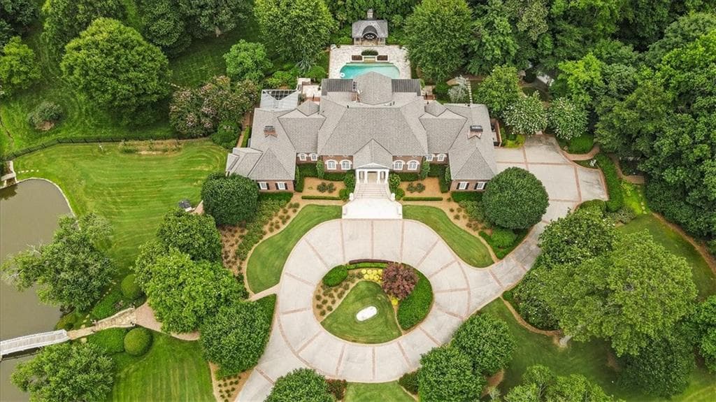 6 bedroom, 8 bathroom, 10,380 sq ft single family residence for sale at 25 The Greenway, Woodstock, GA 30188 — photo 2
