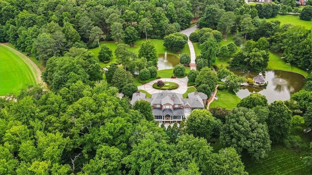 6 bedroom, 8 bathroom, 10,380 sq ft single family residence for sale at 25 The Greenway, Woodstock, GA 30188 — photo 8