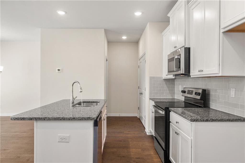3 bedroom, 3 bathroom, 1,695 sq ft townhouse for sale at 6410 Rosetta Drive 45, Atlanta, GA 30331 — photo 4