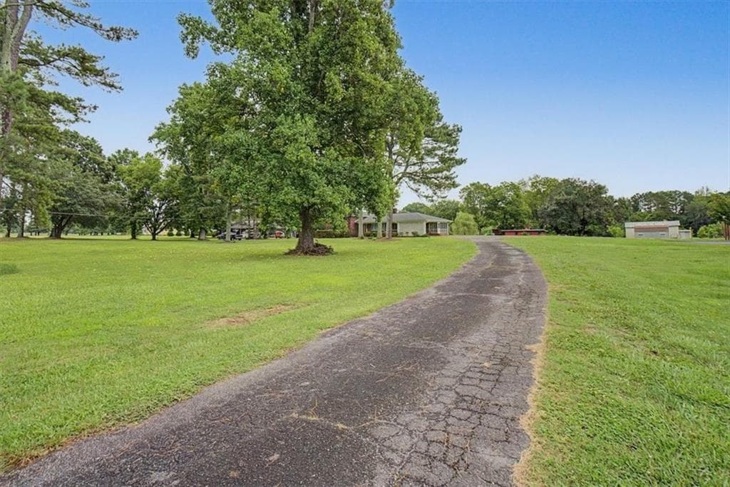 4 bedroom, 4 bathroom, 2,656 sq ft single family residence for sale at 1314 Cave Springs Road, Cedartown, GA 30125 — photo 4
