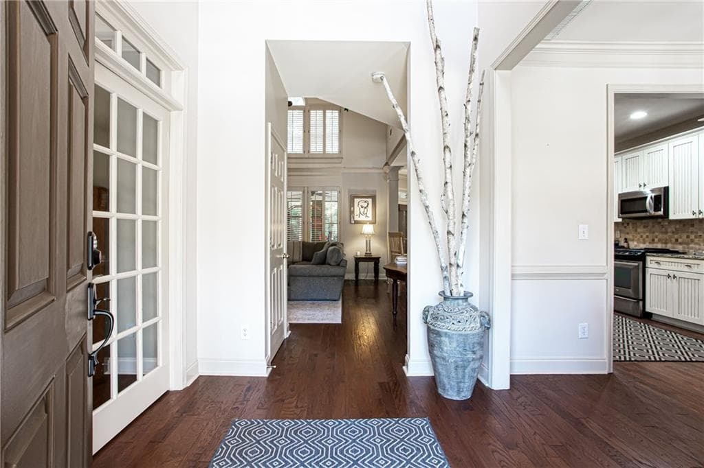 4 bedroom, 3 bathroom, 2,576 sq ft single family residence under contract at 4010 Rockingham Drive, Roswell, GA 30075 — photo 2