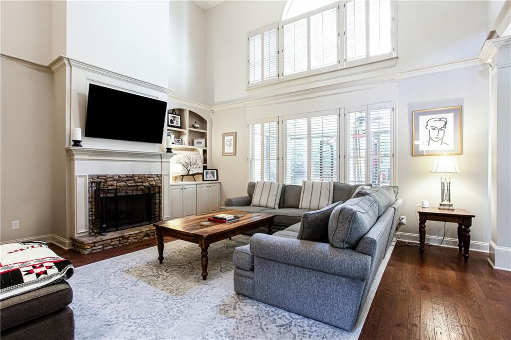 4 bedroom, 3 bathroom, 2,576 sq ft single family residence under contract at 4010 Rockingham Drive, Roswell, GA 30075 — photo 6