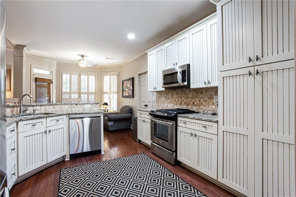 4 bedroom, 3 bathroom, 2,576 sq ft single family residence under contract at 4010 Rockingham Drive, Roswell, GA 30075 — photo 9