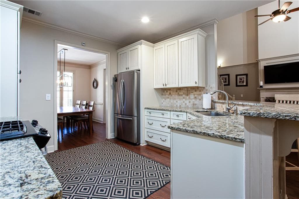 4 bedroom, 3 bathroom, 2,576 sq ft single family residence under contract at 4010 Rockingham Drive, Roswell, GA 30075 — photo 10