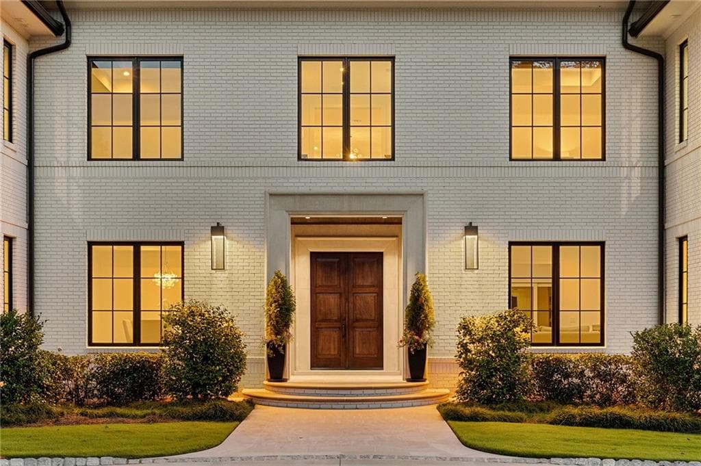 8 bedroom, 9 bathroom, 10,444 sq ft single family residence for sale at 5260 Long Island Drive, Atlanta, GA 30327 — photo 3