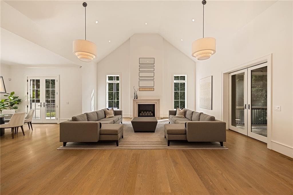 8 bedroom, 9 bathroom, 10,444 sq ft single family residence for sale at 5260 Long Island Drive, Atlanta, GA 30327 — photo 10