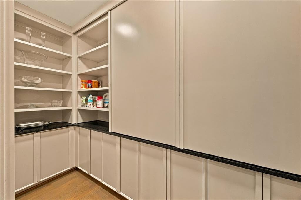 8 bedroom, 9 bathroom, 10,444 sq ft single family residence for sale at 5260 Long Island Drive, Atlanta, GA 30327 — photo 9