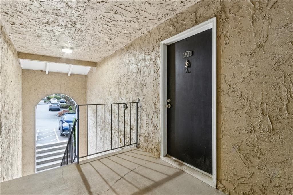 2 bedroom, 2 bathroom, 980 sq ft condominium for rent at 3155 Seven Pines Court 303, Atlanta, GA 30339 for $1,600 a month — photo 3