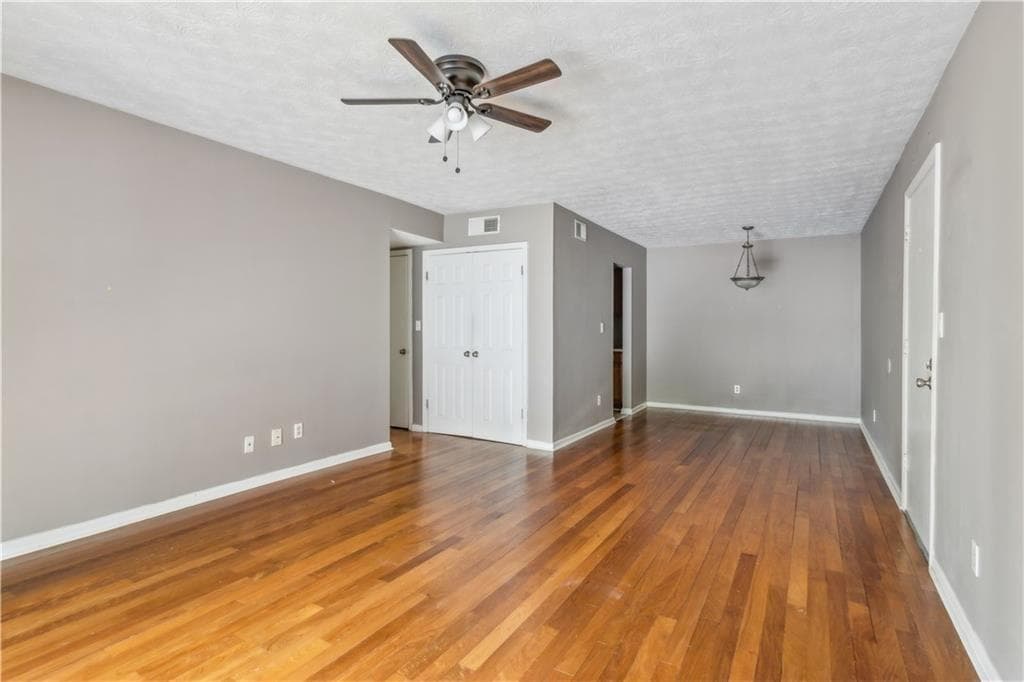 2 bedroom, 2 bathroom, 980 sq ft condominium for rent at 3155 Seven Pines Court 303, Atlanta, GA 30339 for $1,600 a month — photo 6