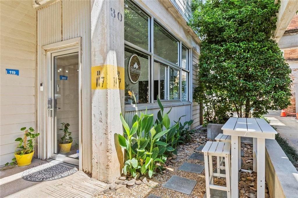 2 bedroom, 1 bathroom, 1,038 sq ft condominium sold at 659 Auburn Avenue 119, Atlanta, GA 30312
