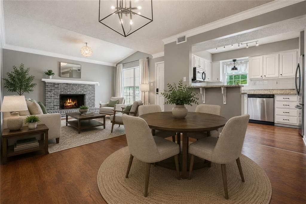 3 bedroom, 2 bathroom, 1,354 sq ft condominium for sale at 551 Summit Lane, Marietta, GA 30008 — photo 8