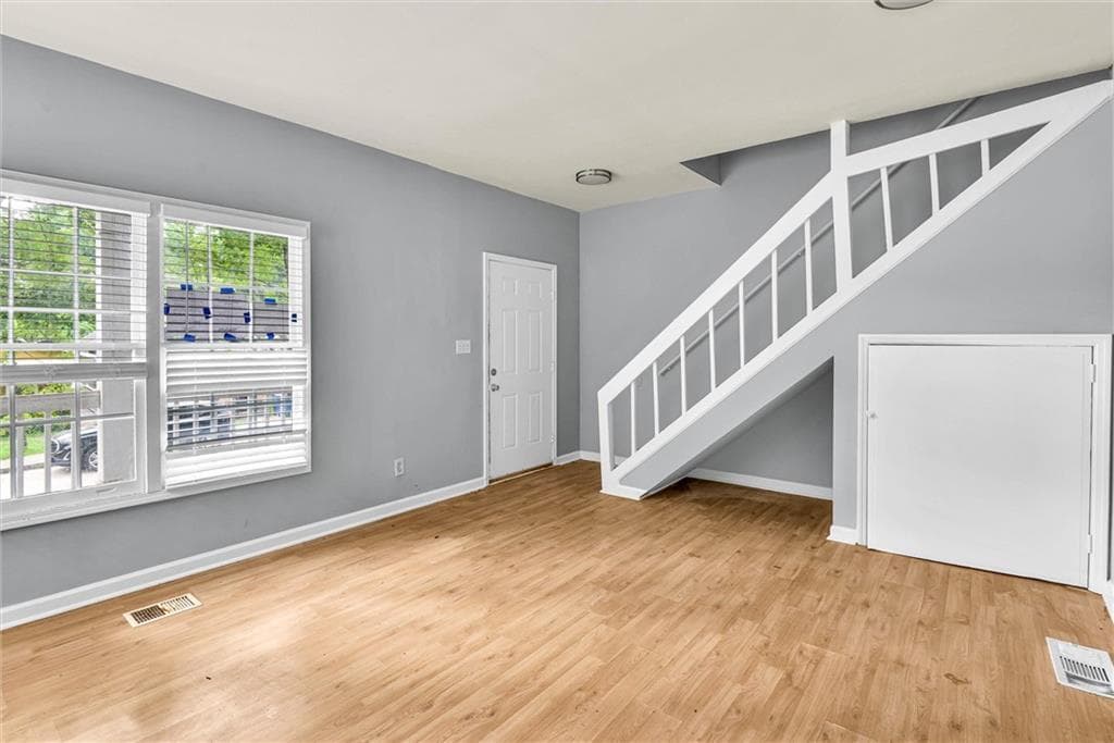 3 bedroom, 3 bathroom, 1,240 sq ft single family residence under contract at 911 Coleman Street, Atlanta, GA 30310 — photo 6