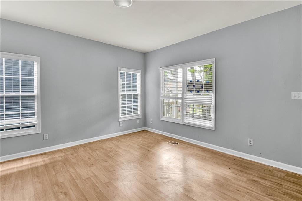 3 bedroom, 3 bathroom, 1,240 sq ft single family residence under contract at 911 Coleman Street, Atlanta, GA 30310 — photo 7