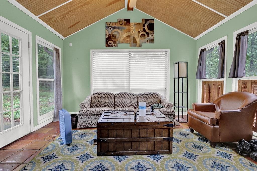 3 bedroom, 3 bathroom, 2,226 sq ft single family residence for sale at 5025 Stoney Point Circle, Stone Mountain, GA 30088 — photo 7