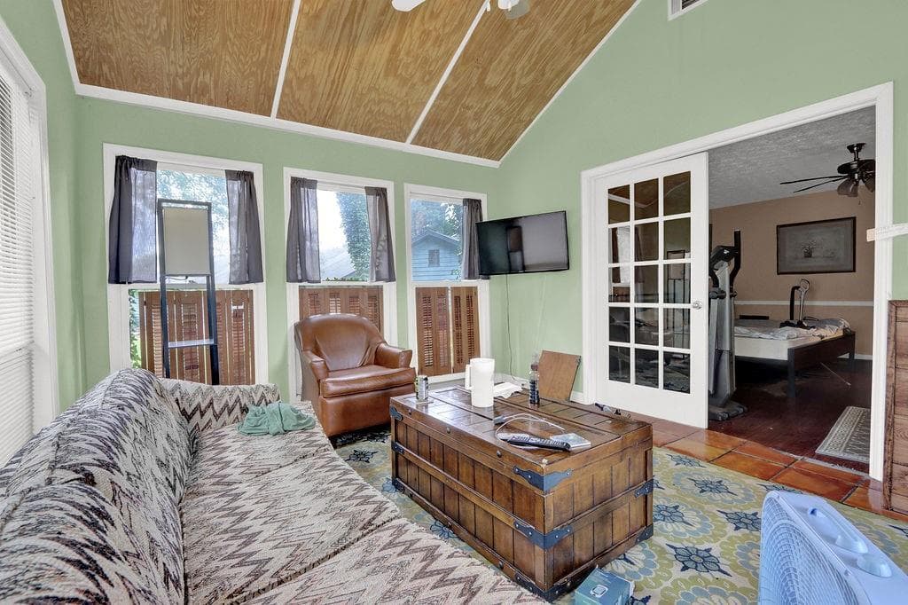 3 bedroom, 3 bathroom, 2,226 sq ft single family residence for sale at 5025 Stoney Point Circle, Stone Mountain, GA 30088 — photo 8
