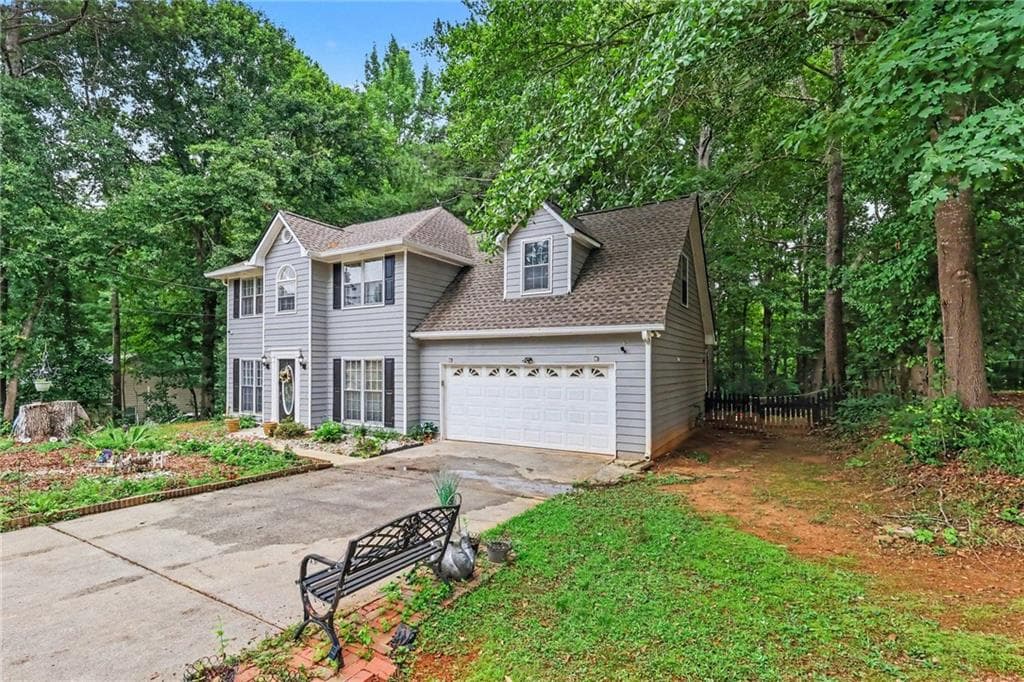 4 bedroom, 3 bathroom, 1,932 sq ft single family residence under contract at 3738 Windy Hill Drive, Conyers, GA 30013 — photo 3