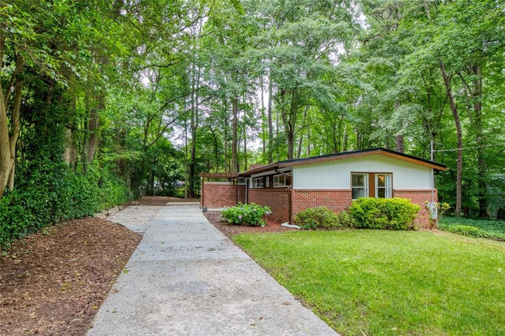 3 bedroom, 2 bathroom, 1,274 sq ft single family residence for rent at 2700 Brook Park Way, Atlanta, GA 30340 for $2,700 a month — photo 2