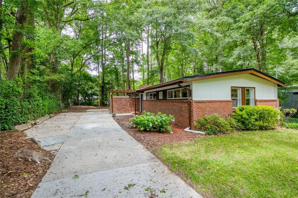3 bedroom, 2 bathroom, 1,274 sq ft single family residence for rent at 2700 Brook Park Way, Atlanta, GA 30340 for $2,700 a month — photo 3