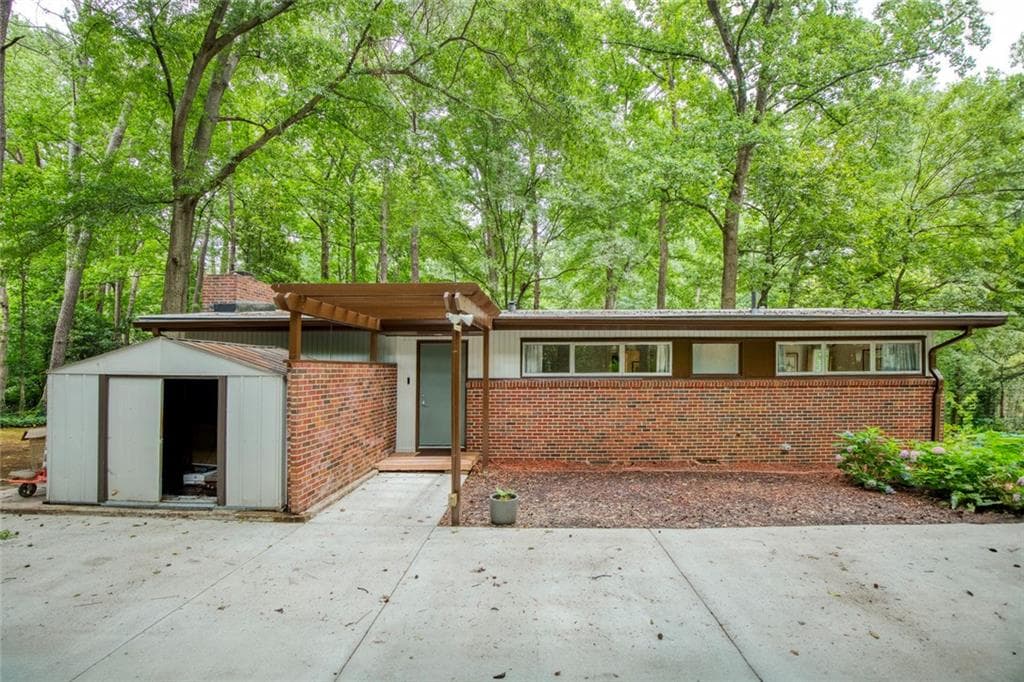 3 bedroom, 2 bathroom, 1,274 sq ft single family residence for rent at 2700 Brook Park Way, Atlanta, GA 30340 for $2,700 a month — photo 4
