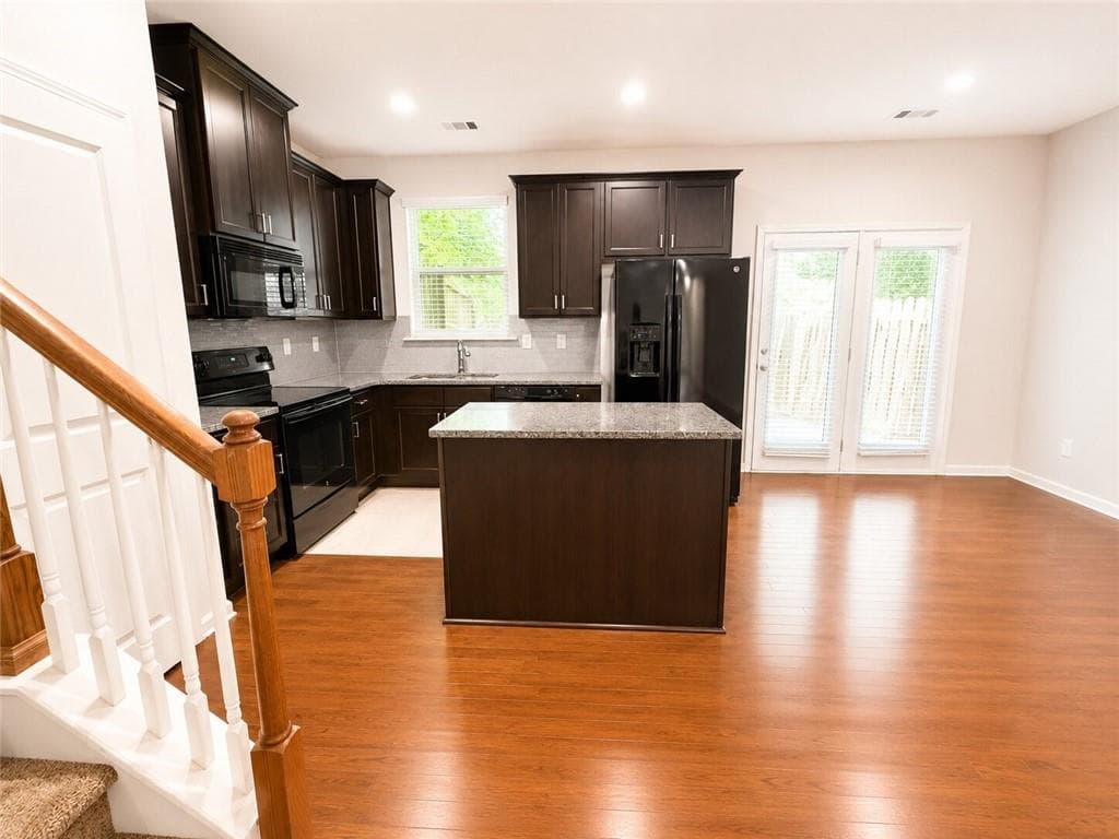 3 bedroom, 3 bathroom, 1,478 sq ft townhouse under contract at 4164 Alden Park Drive, Decatur, GA 30035 — photo 7