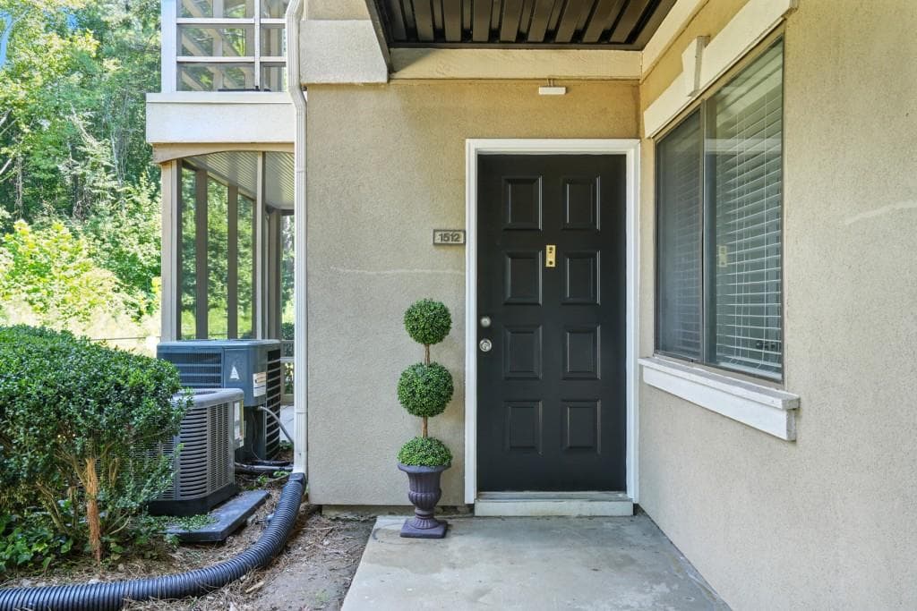 2 bedroom, 2 bathroom, 1,060 sq ft condominium sold at 1512 Wingate Way, Atlanta, GA 30350