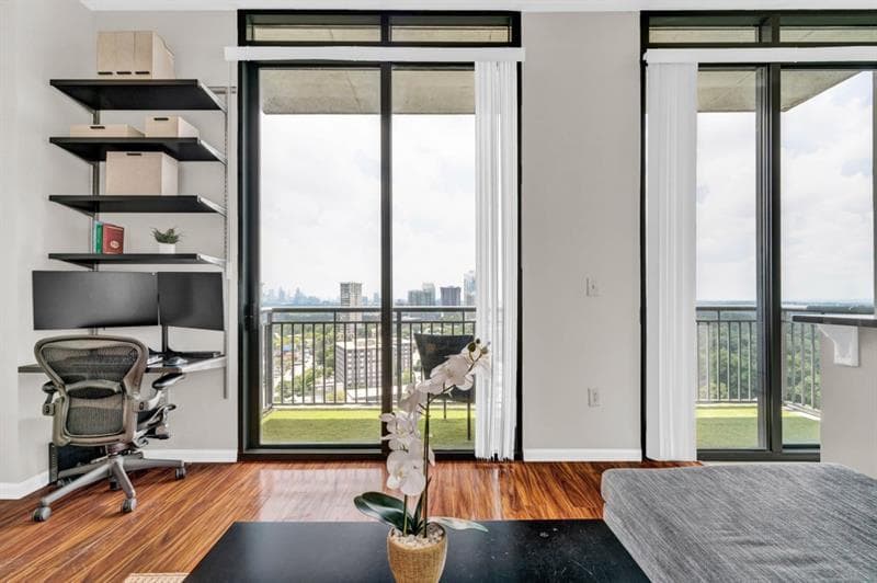 1 bedroom, 1 bathroom, 713 sq ft condominium for sale at 3040 Peachtree Road 1605, Atlanta, GA 30305 — photo 5