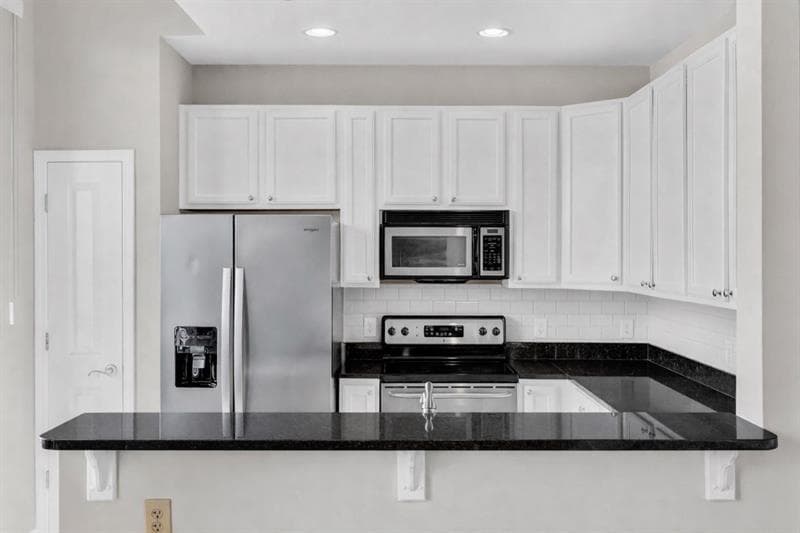 1 bedroom, 1 bathroom, 713 sq ft condominium for sale at 3040 Peachtree Road 1605, Atlanta, GA 30305 — photo 8