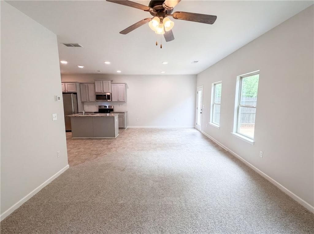 4 bedroom, 2 bathroom, 2,484 sq ft single family residence for sale at 5053 Pioneer Parkway, Mcdonough, GA 30253 — photo 3