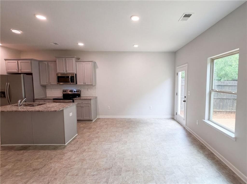 4 bedroom, 2 bathroom, 2,484 sq ft single family residence for sale at 5053 Pioneer Parkway, Mcdonough, GA 30253 — photo 8