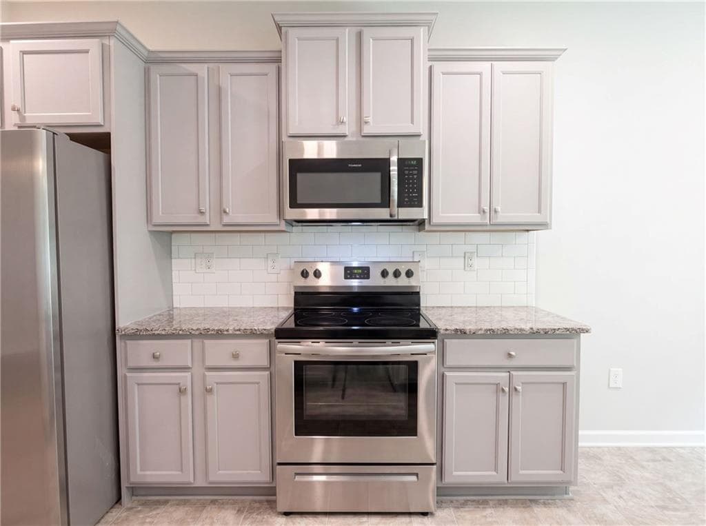 4 bedroom, 2 bathroom, 2,484 sq ft single family residence for sale at 5053 Pioneer Parkway, Mcdonough, GA 30253 — photo 9