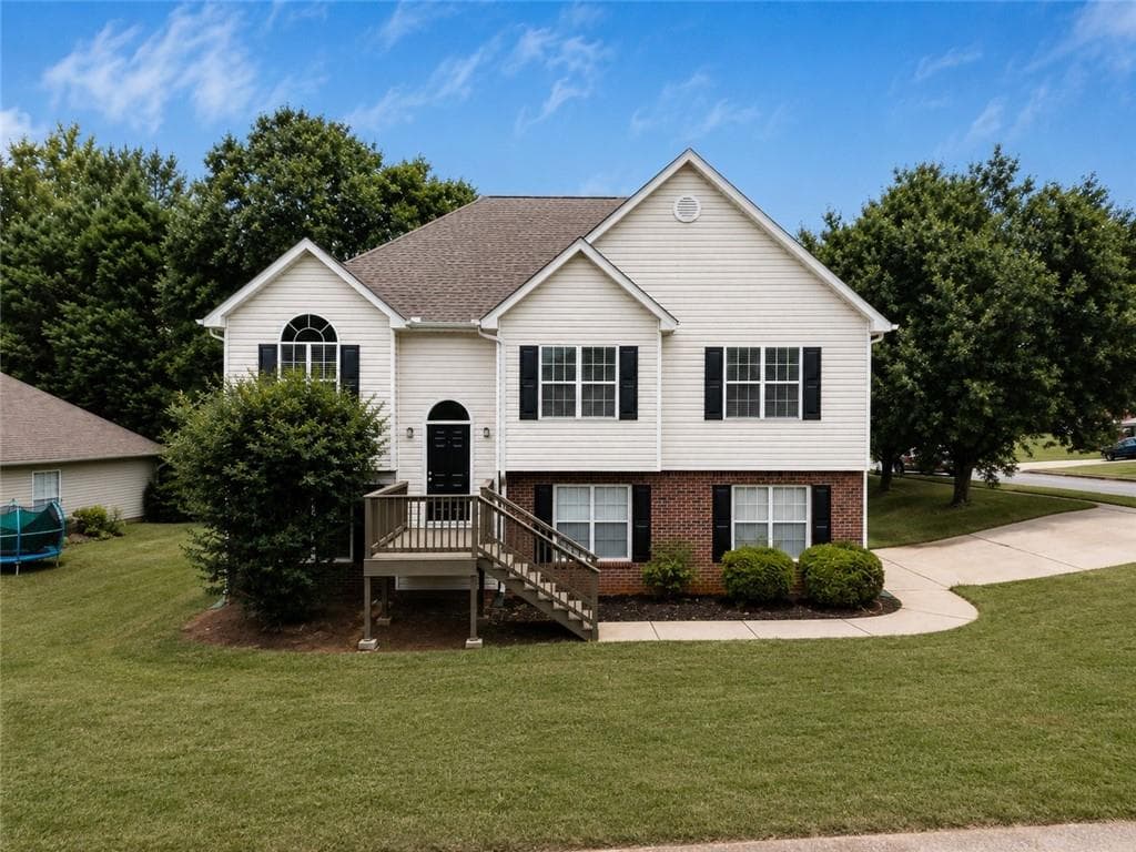 4 bedroom, 3 bathroom, 1,927 sq ft single family residence for sale at 1312 Vine Circle, Mcdonough, GA 30253 — photo 1 of 49