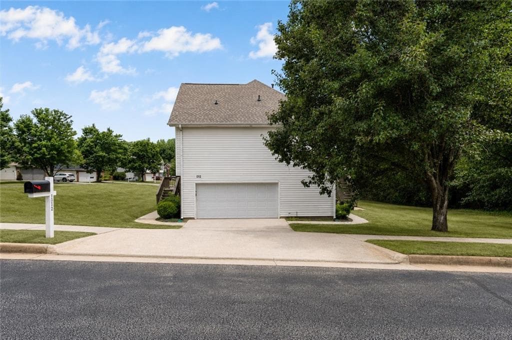 4 bedroom, 3 bathroom, 1,927 sq ft single family residence for sale at 1312 Vine Circle, Mcdonough, GA 30253 — photo 2